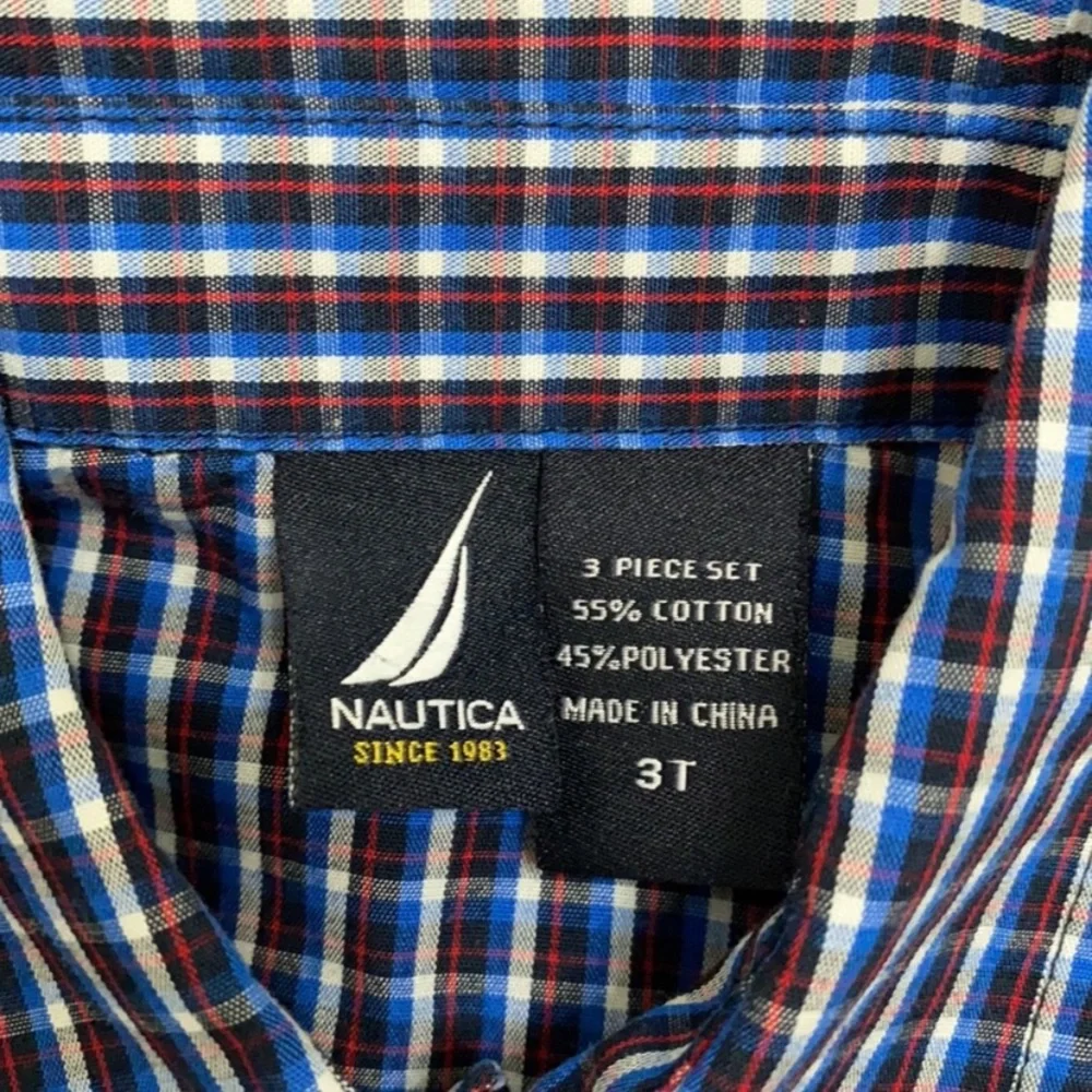 EUC Boys Button Down Shirts size 3T